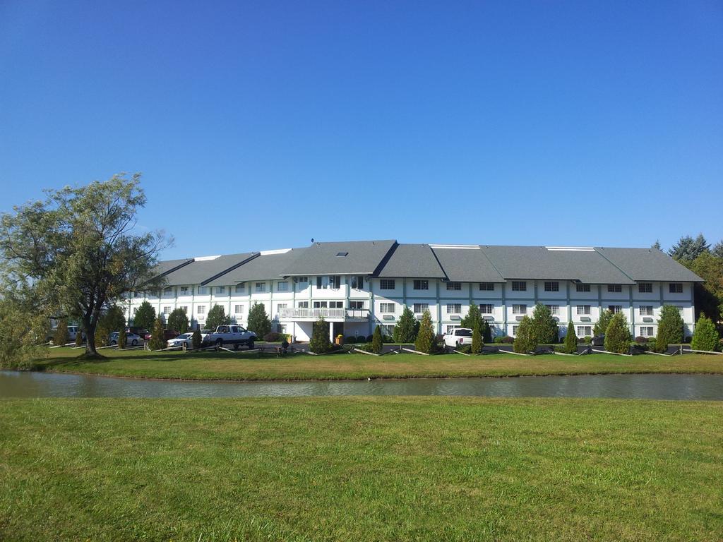 Days Inn By Wyndham Shelburne/Burlington Eksteriør billede